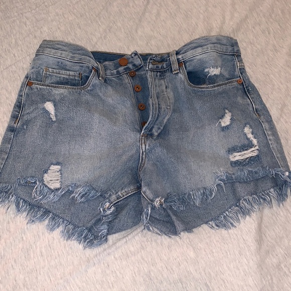 Blank NYC Pants - Denim ripped shorts size 29💙🤍💙